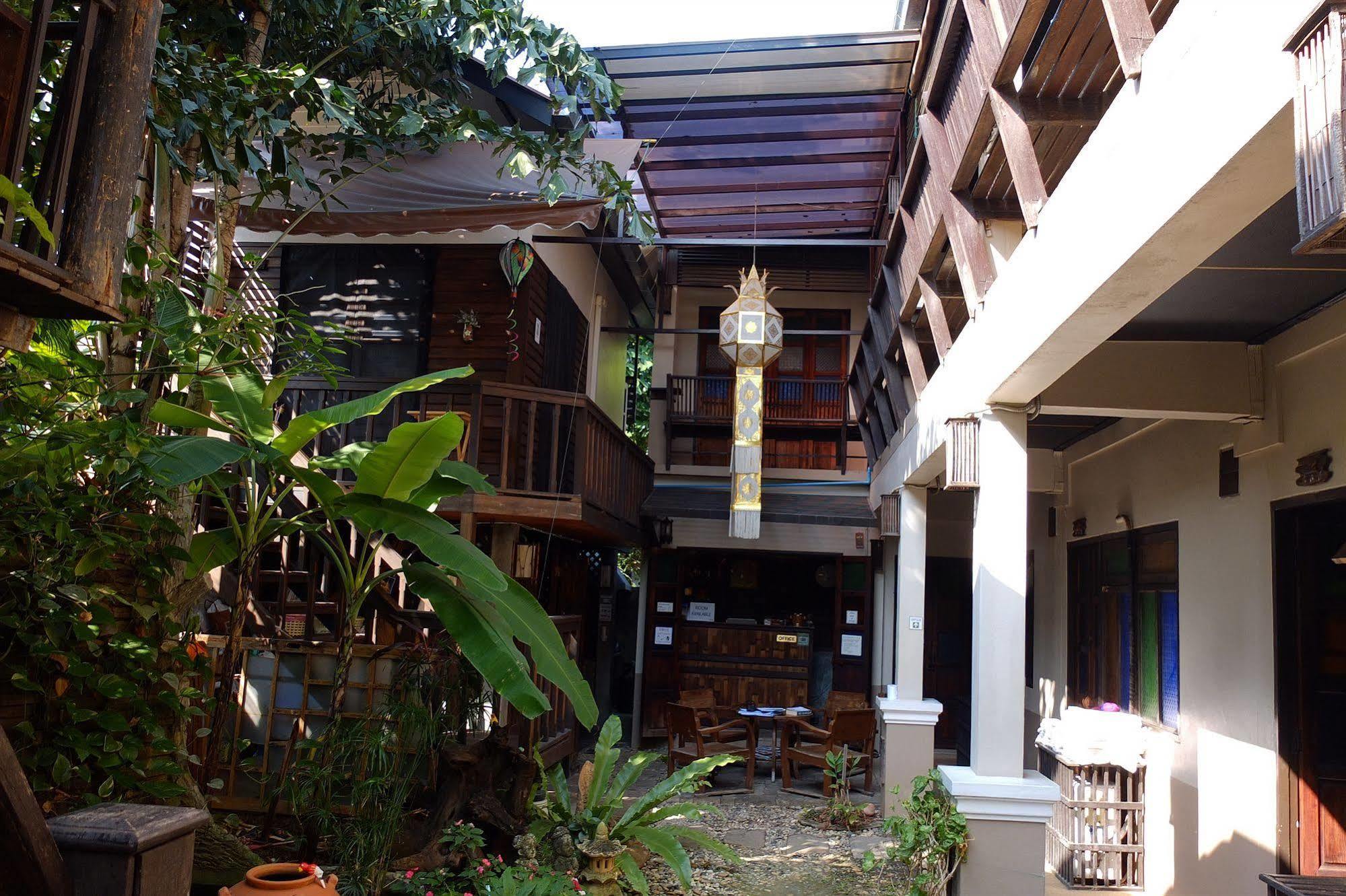 Saithong Guesthouse Chiang Mai Exterior foto